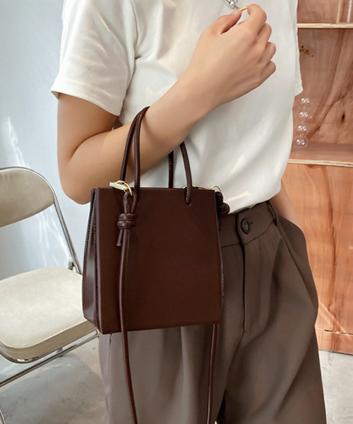 c.u.l(シーユーエル)の「2wayスクエアミニショルダーバック cula417(ショルダーバッグ・レディース・ライトブラウン/アイボリー/ブラック/ダークブラウン・FREE)」の4枚目の写真