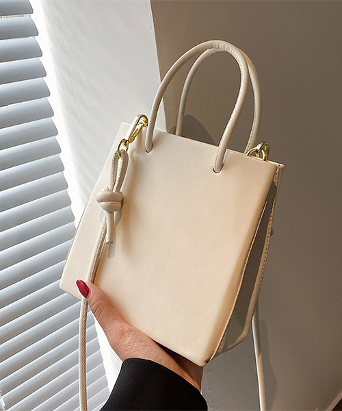 c.u.l(シーユーエル)の「2wayスクエアミニショルダーバック cula417(ショルダーバッグ・レディース・ライトブラウン/アイボリー/ブラック/ダークブラウン・FREE)」の12枚目の写真