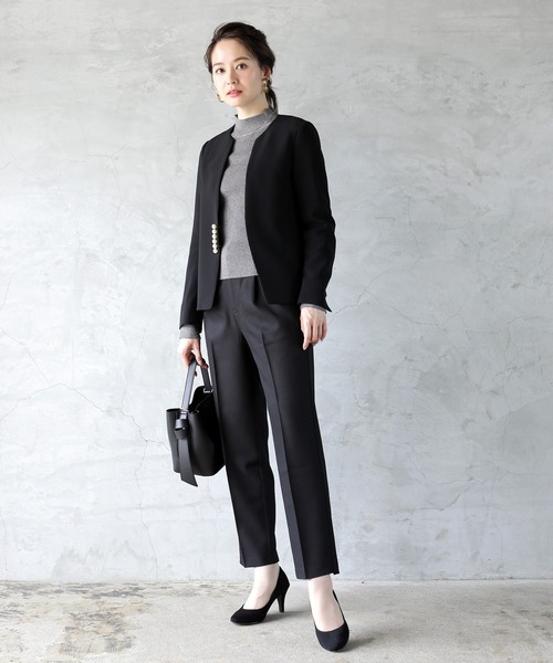 WHITE JOOLA(ホワイトジョーラ)の「【手洗いできる】マイクロピケ・6粒パール調カラーレスジャケット(前裏付き)(ノーカラージャケット・レディース・ブラック/ネイビー/ベージュ/グレイッシュベージュ/オフホワイト・SS/S/M/L/LL)」の17枚目の写真