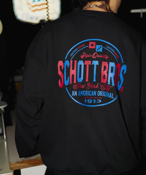 schott(ショット)の「【WEB LIMITED】Schott/ショット/CREW SWEAT CIRCLE LOGO/クルーネックスウェット サークルロゴ(スウェット・メンズ・ブラック/ダークグリーン/ブルー/オートミール・MEDIUM/LARGE/X-LARGE/XX-LARGE)」の2枚目の写真