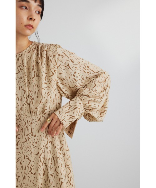 STYLEMIXER(スタイルミキサー)の「ペイントパターンギャザーワンピース(ワンピース・レディース・ネイビー/ライトベージュ・SMALL/MEDIUM)」の16枚目の写真