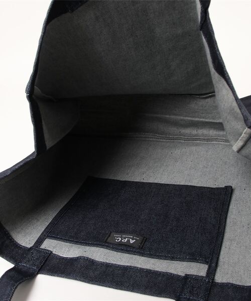 A.P.C.（アーペーセー）の「SHOPPING DANIELA（トートバッグ・メンズ・インディゴブルー・ONESIZE）」の5枚目の写真