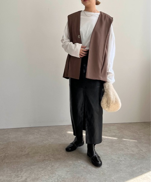 Eimee Law(エイミーロウ)の「サイドタックオーバーサイズジレ(ベスト・レディース・ブラック/カーキ・38)」の10枚目の写真