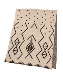 着れちゃうジャガードニットストール