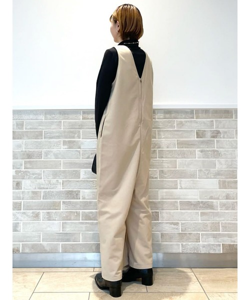 Lugnoncure（ルノンキュール）の「コーデュロイVネックサロペット