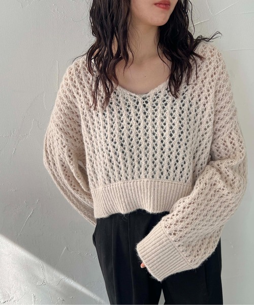 HER CLOSET（ハークローゼット）の「【shemoshelly】WEB限定モヘアタッチメッシュショート丈ニット（ニット/セーター・レディース・アイボリー/カーキ/ベージュ/ブラック・M）」の2枚目の写真