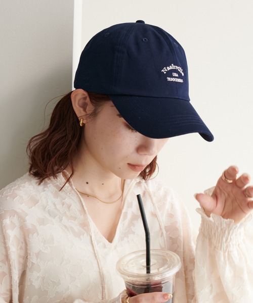 DISCOAT（ディスコート）の「アーチロゴCAP（キャップ・レディース・ネイビー/オフホワイト/ブルー/グレイッシュベージュ・FREE）」の3枚目の写真