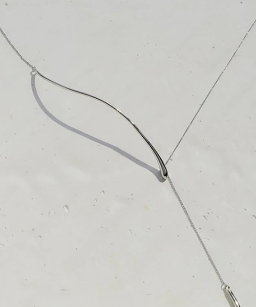 GOLDY（ゴールディ）の「【GOLDY】カーブド メタル "Y"シェイプ ネックレス / 3211104（ネックレス・レディース・シルバー/ゴールド/ピンク・FREE）」の4枚目の写真