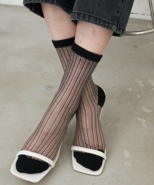 Aunt Marie's(アントマリーズ)の「シアーストライプソックス(ソックス/靴下・レディース・ブラック/ホワイト/カーキ/ピンク・FREE)」の1枚目の写真