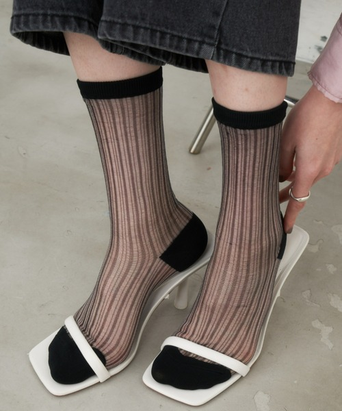 Aunt Marie's(アントマリーズ)の「シアーストライプソックス(ソックス/靴下・レディース・ブラック/ホワイト/カーキ/ピンク・FREE)」の5枚目の写真