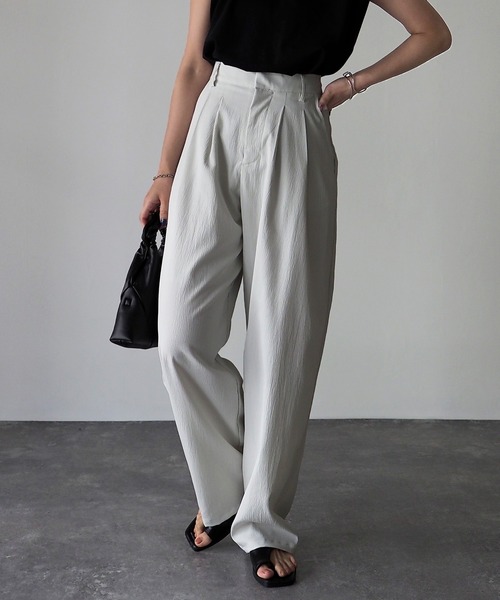 Riberry（リベリー）の「クレープタックワイドパンツ（スラックス・レディース・ブルー/ブラック/ライトグレー/アイボリー・MEDIUM）」の10枚目の写真