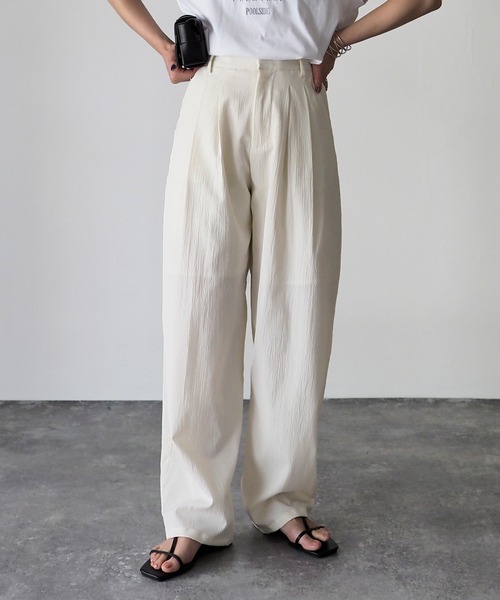 Riberry（リベリー）の「クレープタックワイドパンツ（スラックス・レディース・ブルー/ブラック/ライトグレー/アイボリー・MEDIUM）」の13枚目の写真