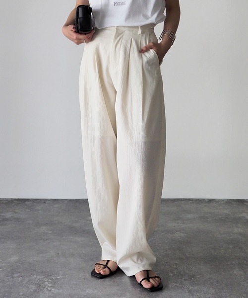 Riberry（リベリー）の「クレープタックワイドパンツ（スラックス・レディース・ブルー/ブラック/ライトグレー/アイボリー・MEDIUM）」の14枚目の写真