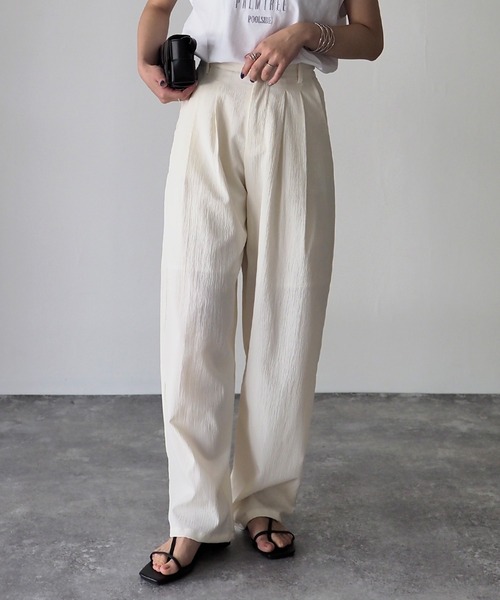 Riberry（リベリー）の「クレープタックワイドパンツ（スラックス・レディース・ブルー/ブラック/ライトグレー/アイボリー・MEDIUM）」の15枚目の写真