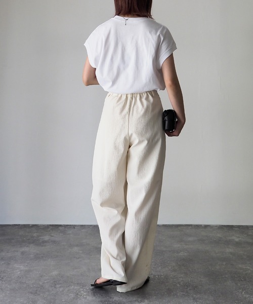 Riberry（リベリー）の「クレープタックワイドパンツ（スラックス・レディース・ブルー/ブラック/ライトグレー/アイボリー・MEDIUM）」の17枚目の写真