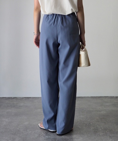 Riberry（リベリー）の「クレープタックワイドパンツ（スラックス・レディース・ブルー/ブラック/ライトグレー/アイボリー・MEDIUM）」の21枚目の写真