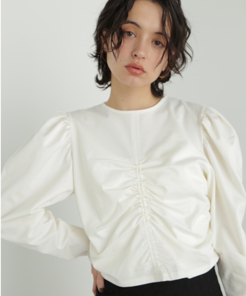 JILL STUART(ジルスチュアート)の「◆フロントギャザーショートトップス(Tシャツ/カットソー・レディース・ホワイト/ブラック/ブルー・FREE)」の2枚目の写真