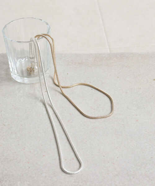 fredy emue（フレディエミュ）の「スネークチェーンマットネックレス（ネックレス・レディース・シルバー/ゴールド・FREE）」の2枚目の写真