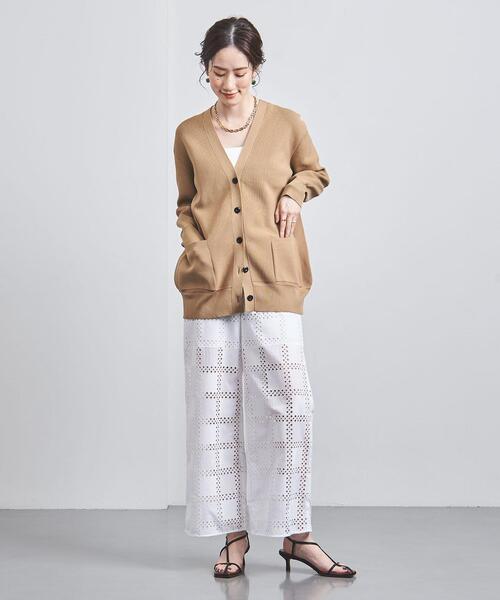 UNITED ARROWS(ユナイテッドアローズ)の「P アゼ Vネック カーディガン(カーディガン/ボレロ・レディース・ベージュ/オフホワイト・FREE)」の9枚目の写真