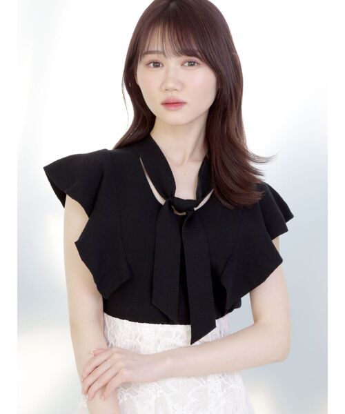 MERCURYDUO（マーキュリーデュオ）の「ボウタイ付きラッフルコンパクトニット（ニット/セーター・レディース・ベビーピンク/オフホワイト/チャコールグレー/ブラック・FREE）」の2枚目の写真