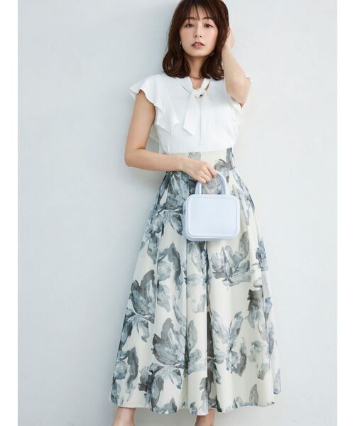 MERCURYDUO（マーキュリーデュオ）の「ボウタイ付きラッフルコンパクトニット（ニット/セーター・レディース・ベビーピンク/オフホワイト/チャコールグレー/ブラック・FREE）」の6枚目の写真