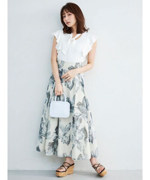 MERCURYDUO（マーキュリーデュオ）の「ボウタイ付きラッフルコンパクトニット（ニット/セーター・レディース・ベビーピンク/オフホワイト/チャコールグレー/ブラック・FREE）」の7枚目の写真