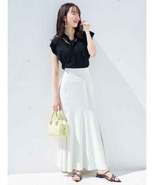 MERCURYDUO（マーキュリーデュオ）の「ボウタイ付きラッフルコンパクトニット（ニット/セーター・レディース・ベビーピンク/オフホワイト/チャコールグレー/ブラック・FREE）」の12枚目の写真