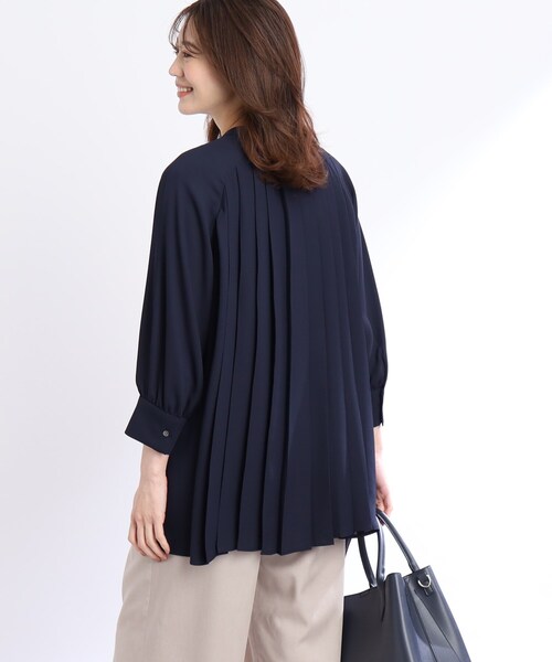 【WEB限定カラーあり/接触冷感/洗える】バックシャンプリーツフリュイドブラウス