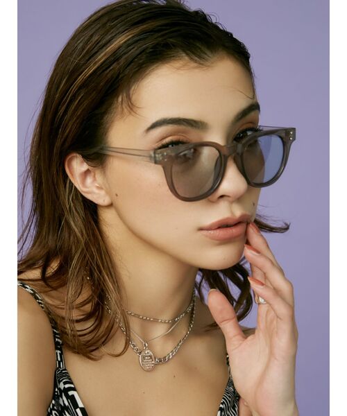 EVRIS（エヴリス）の「COLOR FRAME サングラス（サングラス・レディース・グレー/イエロー・FREE）」の2枚目の写真