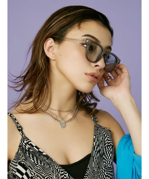 EVRIS（エヴリス）の「COLOR FRAME サングラス（サングラス・レディース・グレー/イエロー・FREE）」の5枚目の写真