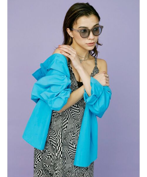 EVRIS（エヴリス）の「COLOR FRAME サングラス（サングラス・レディース・グレー/イエロー・FREE）」の3枚目の写真