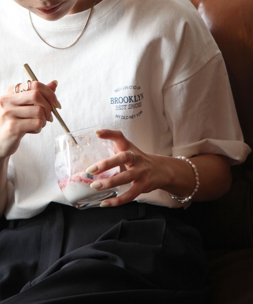 Chillfar（チルファー）の「デイリーアソートロゴTシャツ（Tシャツ/カットソー・レディース・ホワイト×ブラック/オートミール/アイボリー系1/ホワイト×ブルー/ホワイト×グリーン/ピンク/クリーム/レモンイエロー/アイボリー系/ホワイト×レッド/ホワイト系/チャコール・FREE）」の16枚目の写真