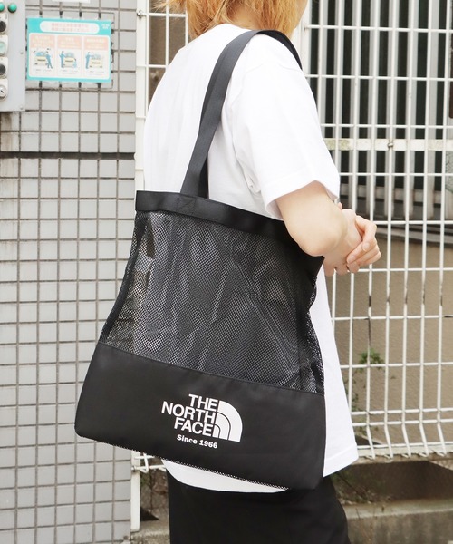THE NORTH FACE(ザノースフェイス)の「THE NORTH FACE/ザ・ノースフェイス ALL MESH SHOULDER BAG メッシュ ショルダー バッグ ブランドロゴ(ショルダーバッグ・メンズ・ブラック/ホワイト・ONE SIZE)」の7枚目の写真