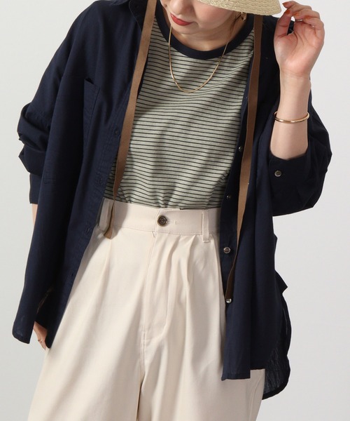 lil nina（リルニーナ）の「lil nina キャンブリックボイル 長袖オーバーシャツ 無地＆ストライプ（シャツ/ブラウス・レディース・エンジ/ネイビー/ホワイト/ライトブラウン/チェリーピンク/ブラック×パープル/ホワイト×ブルー/ブラウン系/パープル系・FREE）」の6枚目の写真