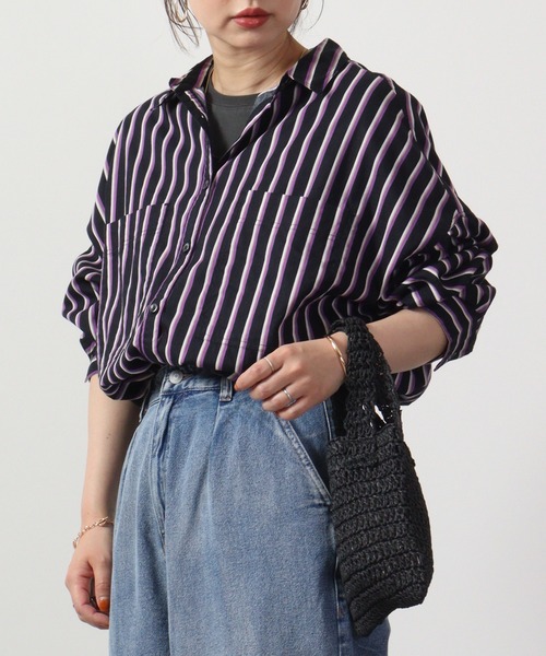 lil nina（リルニーナ）の「lil nina キャンブリックボイル 長袖オーバーシャツ 無地＆ストライプ（シャツ/ブラウス・レディース・エンジ/ネイビー/ホワイト/ライトブラウン/チェリーピンク/ブラック×パープル/ホワイト×ブルー/ブラウン系/パープル系・FREE）」の3枚目の写真