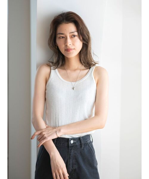 Ungrid(アングリッド)の「ランダムテレコタンクトップ(Tシャツ/カットソー・レディース・ターコイズブルー/イエロー/ピンク/チャコールグレー/オフホワイト・FREE)」の8枚目の写真