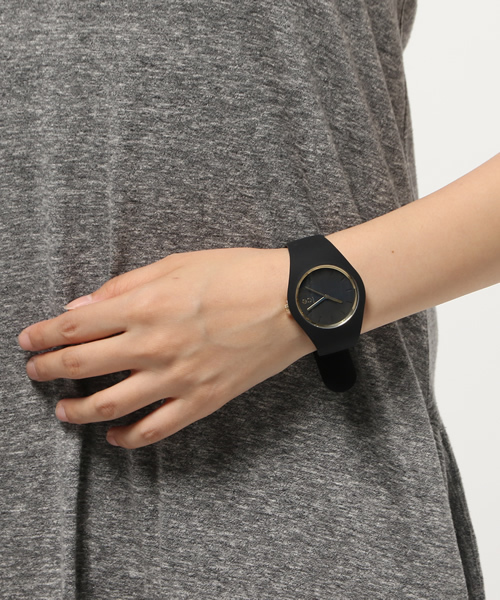ICE WATCH(アイスウォッチ)の「(ICE WATCH)腕時計(アナログ腕時計・レディース・ブラック×ゴールド・ONE SIZE)」の6枚目の写真