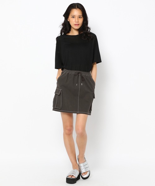 FOREVER 21（フォーエバー トゥエンティーワン）の「無地ラグランＴシャツ（Tシャツ/カットソー・レディース・ブラック/オフホワイト・SMALL/MEDIUM）」の20枚目の写真