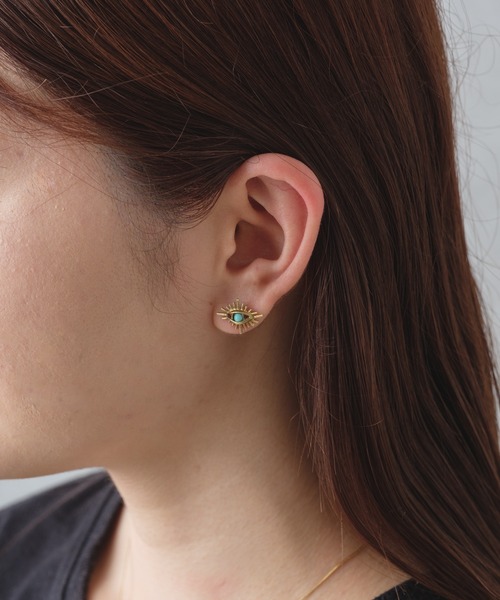 aquvii（アクビ）の「アクビ rock eye pierce（ピアス（片耳用）・レディース・ブラック/ブルー・フリー）」の4枚目の写真