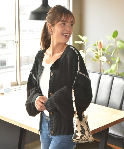 ad thie(アドティエ)の「前後2WAY ステッチニットカーディガン(カーディガン/ボレロ・レディース・グリーン/ブラック/イエロー/アイボリー・FREE)」の9枚目の写真