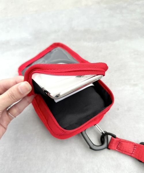 NIKE（ナイキ）の「NIKE(ナイキ)/スマホショルダー ミニショルダーバッグ ランヤード 縦長ミニポシェット/クラブ フォーンクロスボディー（ショルダーバッグ・メンズ・シルバー/ブルー/ブラック/レッド/ベージュ・FREE）」の7枚目の写真