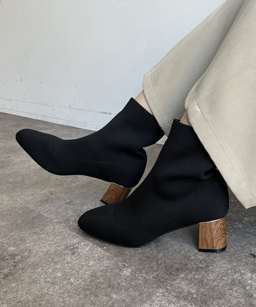 Thevon（ゼボン）の「ニットショートブーツ（ブーツ・レディース・ベージュ/ブラック・SMALL/MEDIUM/LARGE）」の7枚目の写真