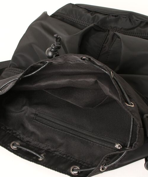 VICKY(ビッキー)の「【KOREAN ITEM】防水防汚ミリタリー巾着ショルダーバッグ(ショルダーバッグ・レディース・ブラック/オフホワイト・FREE)」の19枚目の写真