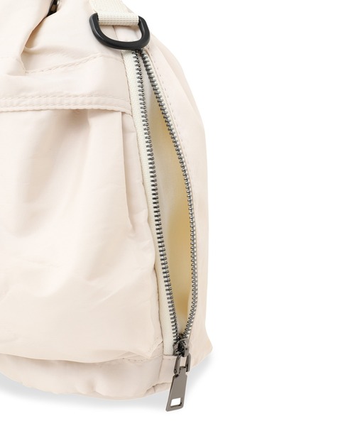 VICKY(ビッキー)の「【KOREAN ITEM】防水防汚ミリタリー巾着ショルダーバッグ(ショルダーバッグ・レディース・ブラック/オフホワイト・FREE)」の8枚目の写真