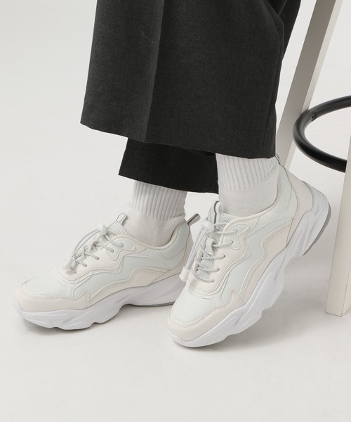 BAYFLOW（ベイフロー）の「ストレッチシュースニーカー（スニーカー・レディース・ホワイト/ライトグレー・LARGE/MEDIUM）」の4枚目の写真