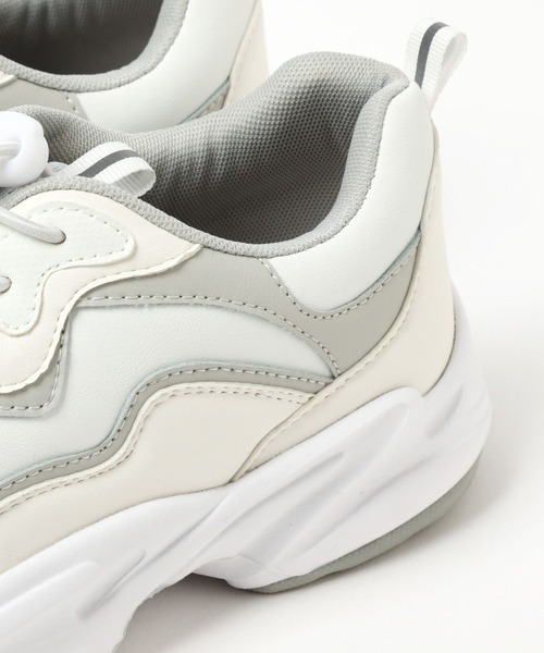 BAYFLOW（ベイフロー）の「ストレッチシュースニーカー（スニーカー・レディース・ホワイト/ライトグレー・LARGE/MEDIUM）」の16枚目の写真