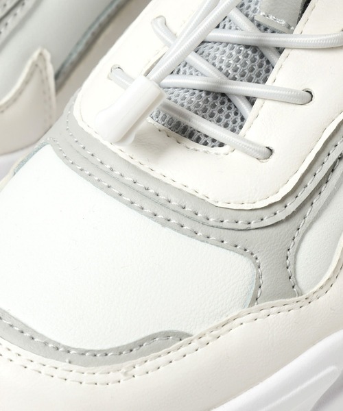 BAYFLOW（ベイフロー）の「ストレッチシュースニーカー（スニーカー・レディース・ホワイト/ライトグレー・LARGE/MEDIUM）」の19枚目の写真
