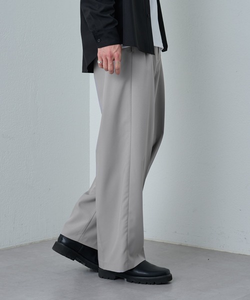 COLONY 2139(コロニートゥーワンスリーナイン)の「ポリストレッチ2タックワイドパンツ(スラックス・メンズ・ブラック/グレイッシュベージュ・LARGE/MEDIUM)」の10枚目の写真