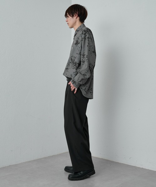 COLONY 2139(コロニートゥーワンスリーナイン)の「ポリストレッチ2タックワイドパンツ(スラックス・メンズ・ブラック/グレイッシュベージュ・LARGE/MEDIUM)」の12枚目の写真