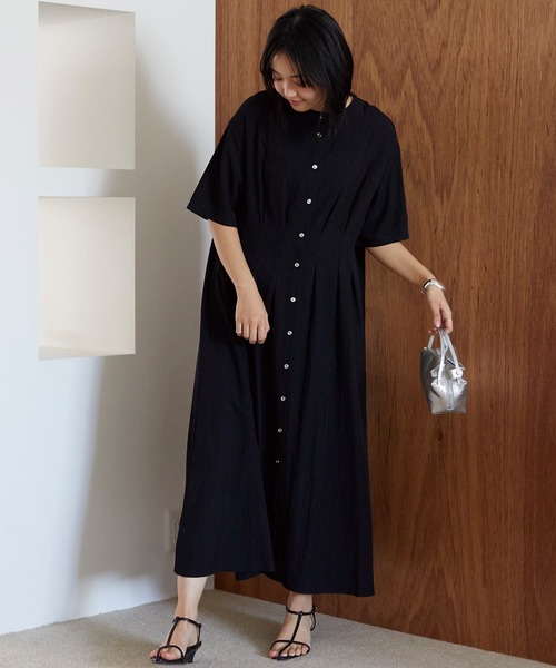 LAVEANGE(ラビアンジェ)の「ウエストタックワンピース(ワンピース・レディース・ネイビー/グリーン/ブラック・4L/3L/LL/M/5L)」の7枚目の写真